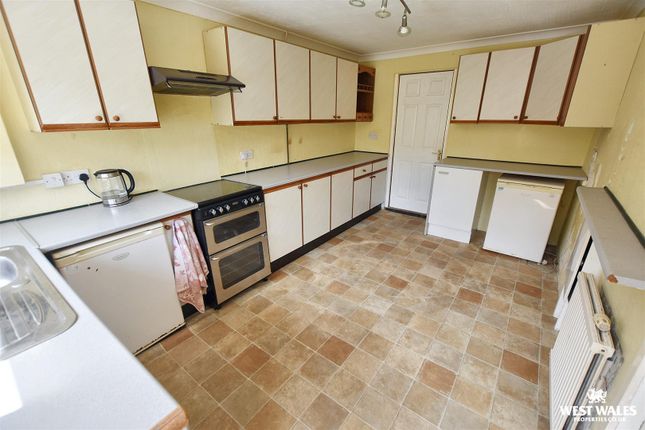 30, St. Daniels Drive, Pembroke photo 2