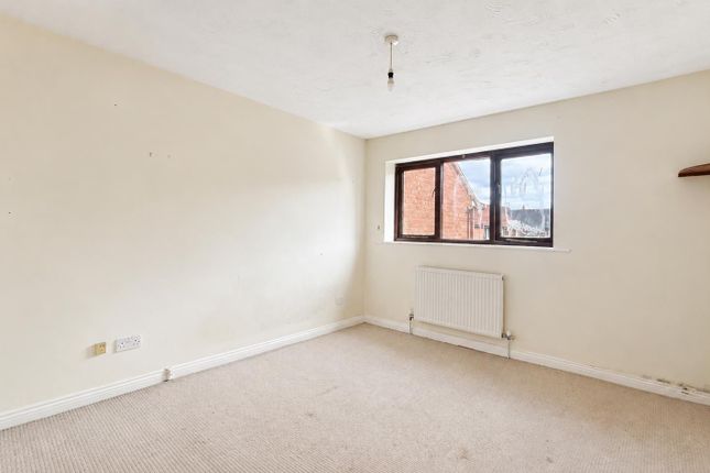 37, Wrens Park, Milton Keynes photo 5