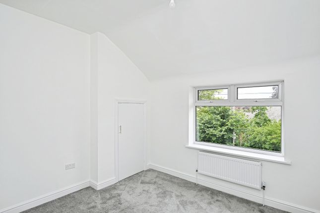 27, Mansfield photo 4