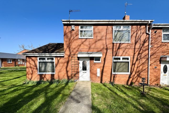 4-bed house on 12, Park View, Peterlee, £76,000