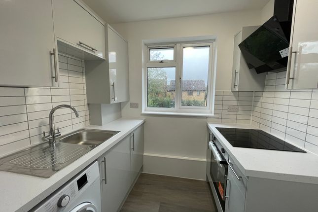 Dryden Close, Hainault photo 3