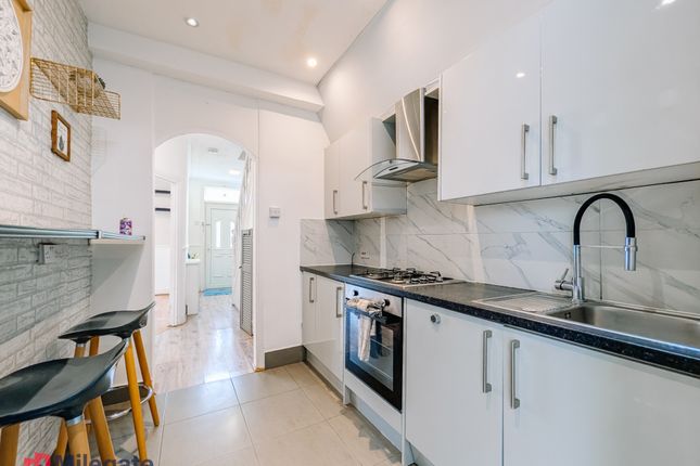 12, Woodside Avenue, Greater London photo 4