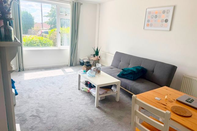 6 St. Lucia Close, Bristol photo 2