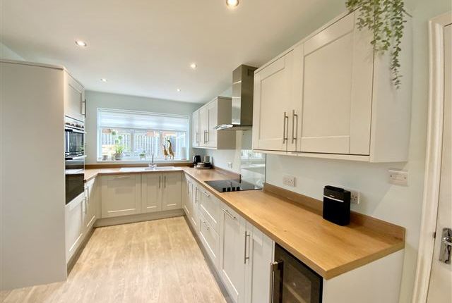 6, Mckenzie Way Kiveton Park, Sheffield photo 3