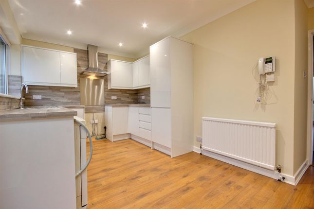 7, Brantingham Close, Cottingham photo 4