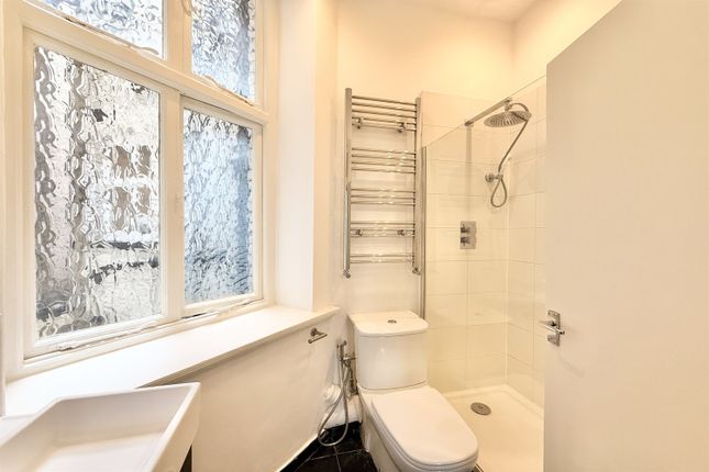 22b Hans Crescent, Knightsbridge photo 3