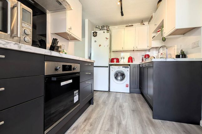 26, Jacaranda Road, Bordon photo 4