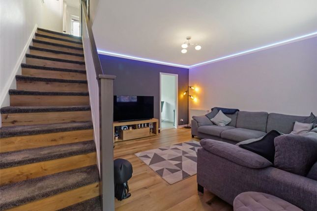 17, Quarrelton Grove, Renfrewshire photo 4