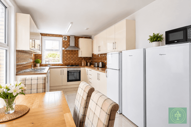 30 Bedford Road, London photo 2