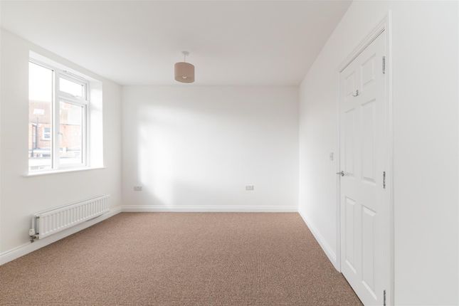 Flat to rent in Falconer Court, Cullercoats, North Shields