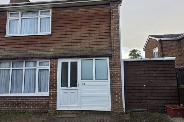 23 Portland Crescent, Feltham photo 2