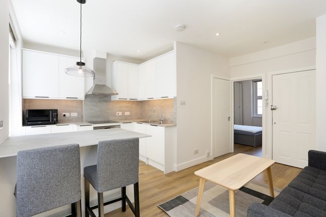 Thumbnail Flat to rent in Melcombe Street, London