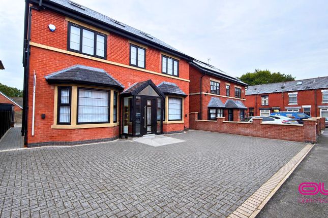 38, Pine Street, Bolton photo 2