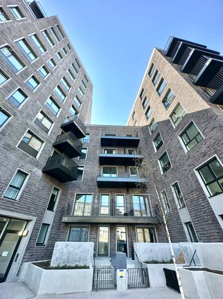 801 Gosnold House Parking, Escapade Place, London photo 2