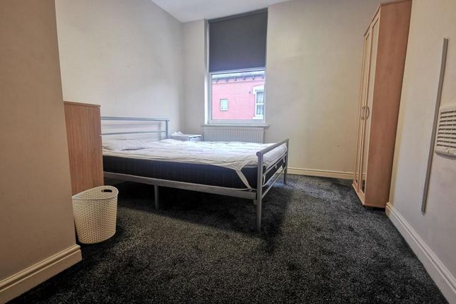 Flat 2 124, Whingate, Leeds photo 3