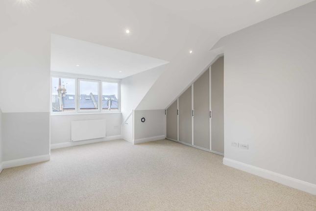 Flat for sale in Hamilton Road, London