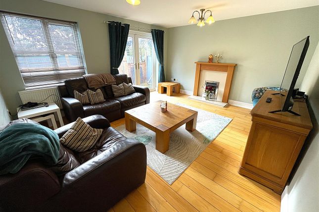 32, Ferry Close, Selby photo 2