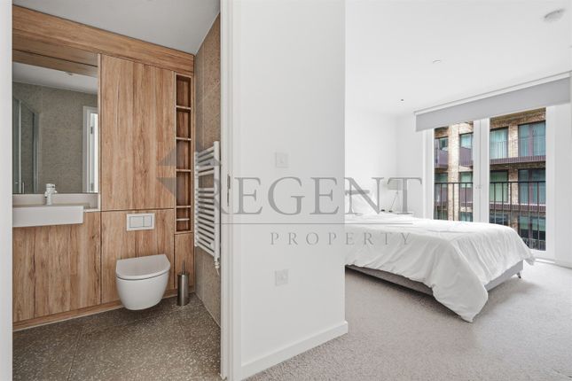 Cendal Crescent, London photo 4