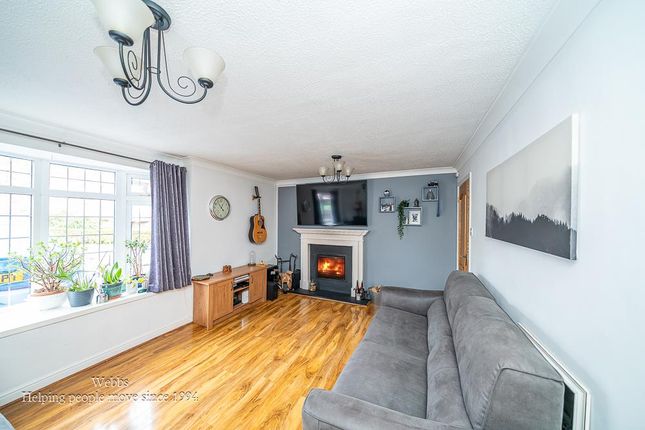 9, Crestwood Rise, Rugeley photo 2