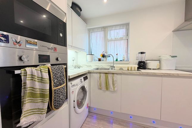18 Dowding Way, Gloucester photo 4