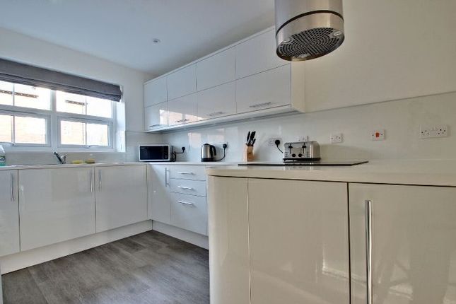 2 Queens Court Road, Stoke-On-Trent photo 4