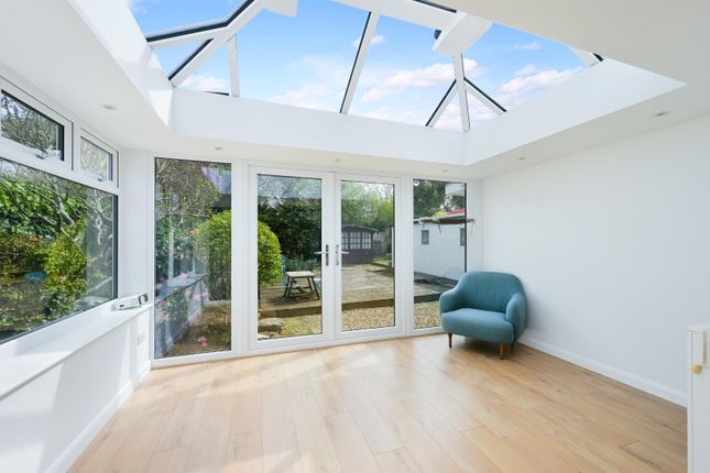 23, Highfield Drive, Ewell Court photo 3