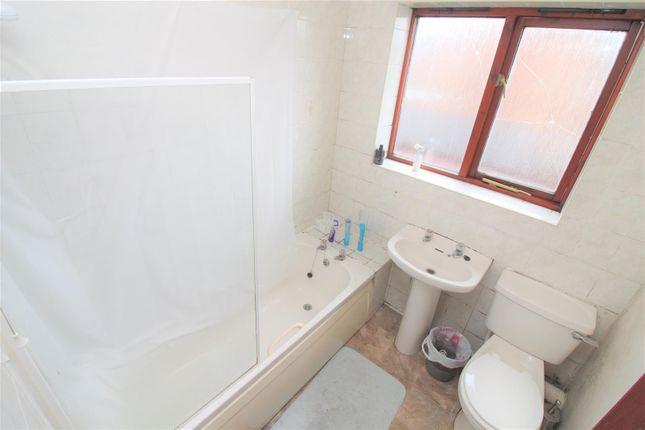 1, Grafton Court, Mayers Croft, Coventry photo 5