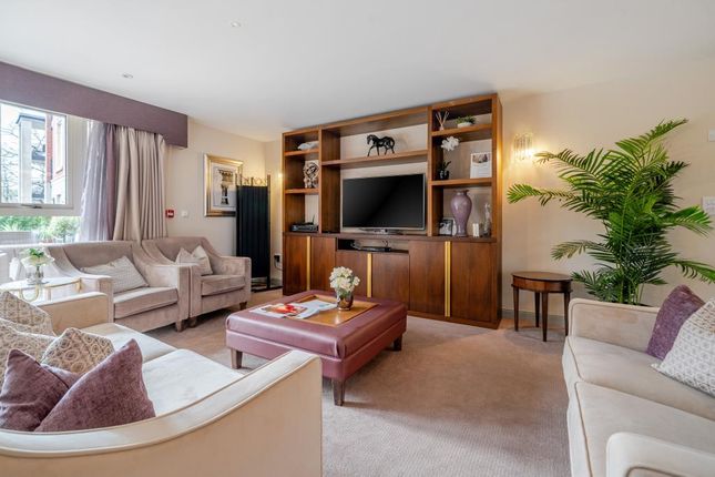 FLAT 52 AUGUSTUS HOUSE, Augustus House, Virginia Water photo 2