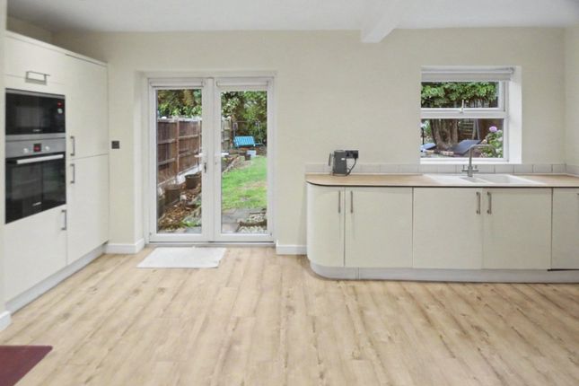 145, Stanningley Road, West Yorkshire photo 4