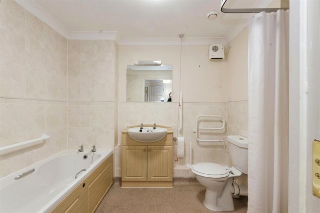 Flat for sale in Townsend Court, High Street South, Rushden, Northamptonshire