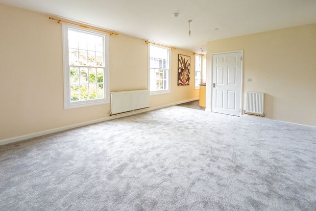 12d Fore Street, Liskeard photo 3
