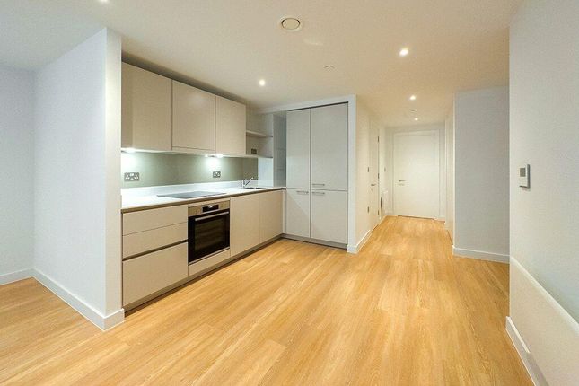 Thumbnail Flat to rent in Durnsford Road, London