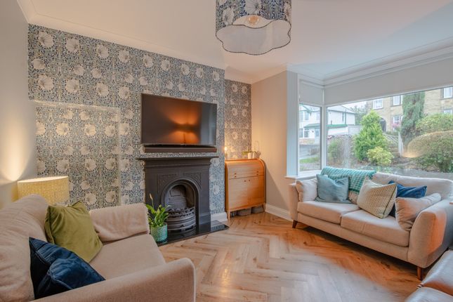 20, Longwood Avenue, West Yorkshire photo 2