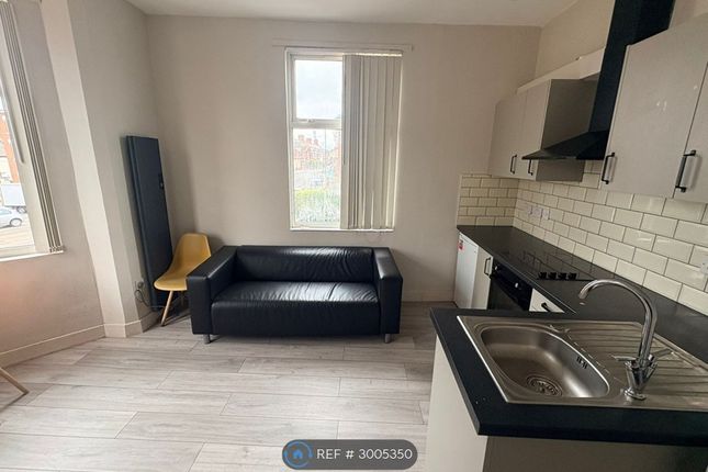 Flat, Coventry photo 5