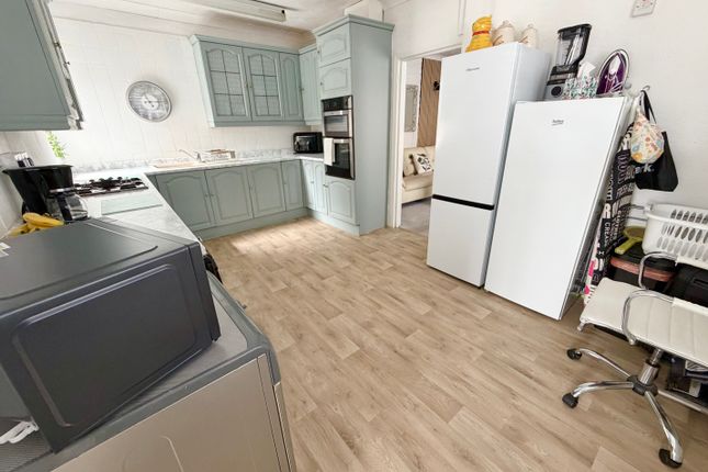 23, Philip Road, Rainham photo 4