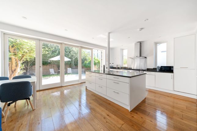 Staveley Road, Chiswick photo 3