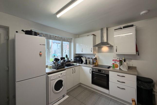 72, NOTTINGHAM photo 2