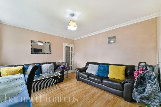 Thumbnail Maisonette to rent in Staines Road, Hounslow