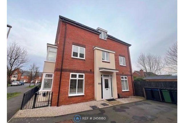 Edison Drive, Rugby