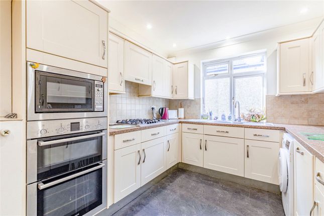 11, Selsdon Road, Addlestone photo 4