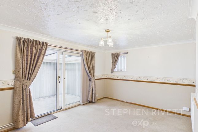 1, Chequers Rise, Ipswich photo 3