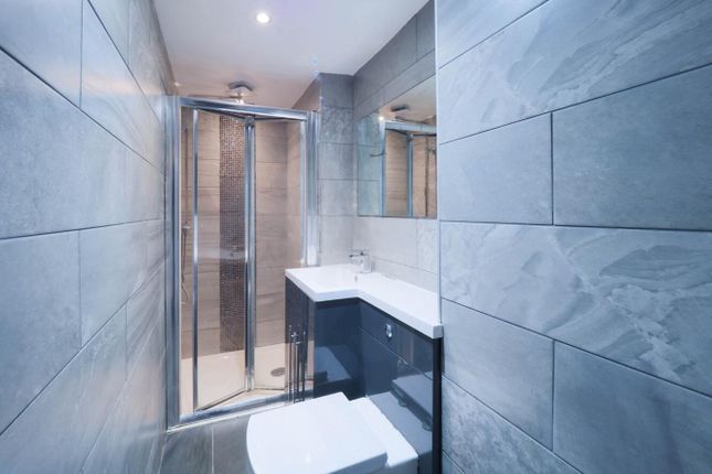 Room 4, 8, Queens Place, Watford photo 5