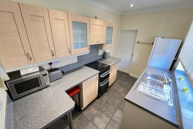 Room 2, 69, Thistleberry Avenue, Newcastle photo 3