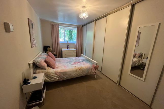 8 The Beeches, Eastfield Road, Newcastle upon Tyne photo 4