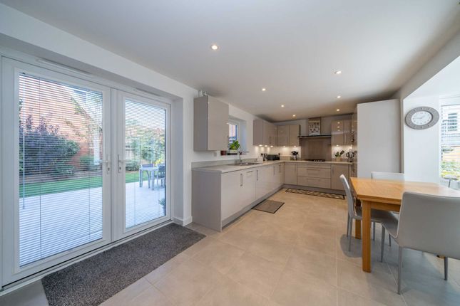 Detached house for sale in Oakhill Close, Leverstock Green
