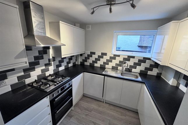 Flat 1, 10, Clivedon Road, London photo 2