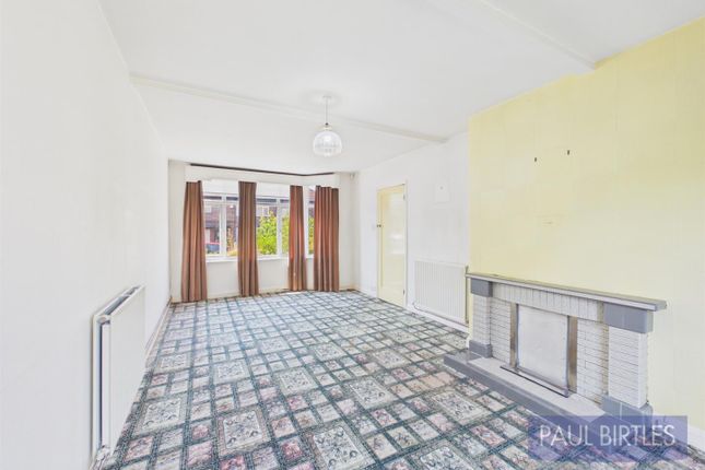 35, Newcroft Crescent, Trafford photo 3