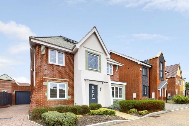 Thumbnail Detached house for sale in Robertson Place, High Wycombe