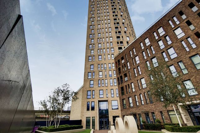 Thumbnail Flat to rent in Roosevelt Tower, Canary Wharf, London