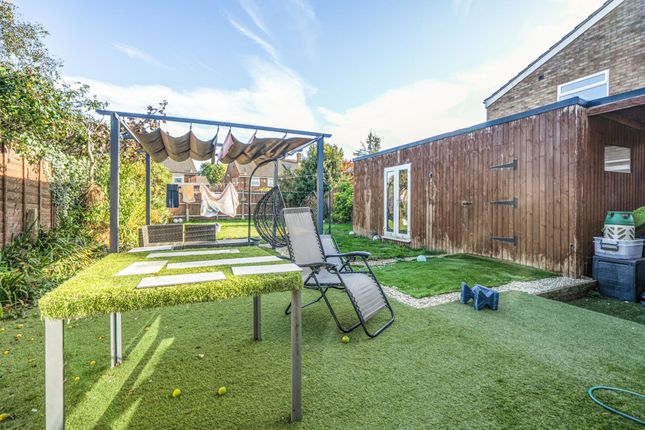 3 Elgar Close, Tonbridge photo 2